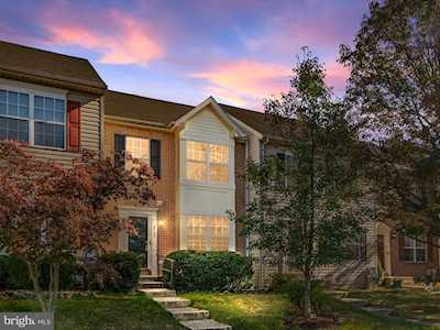 8107 Gray Stone Ln Pasadena, MD 21122