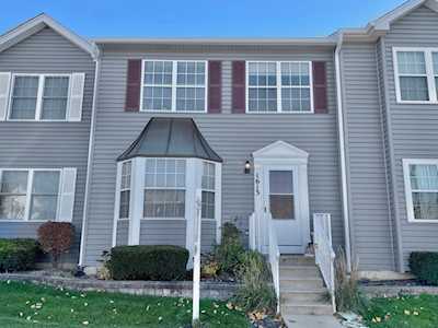 1613 Delaware Ct Geneva, IL 60134