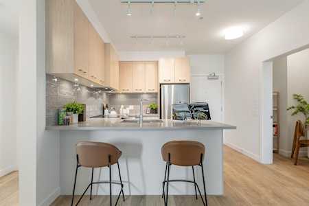4933 Clarendon Street #203 Vancouver, BC V5R 3J3