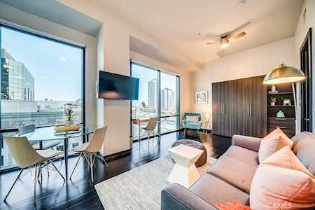 655 S Hope St #1403 Los Angeles, CA 90017
