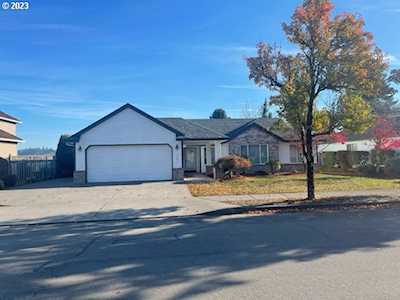 2602 SW Phyllis DR Gresham, OR 97080