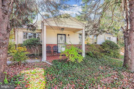 2708 Ross Rd Chevy Chase, MD 20815