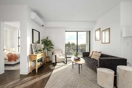 2446 Shaughnessy Street #406 Port Coquitlam, BC V3C 3E5