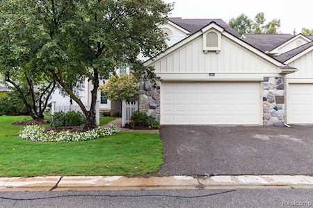 7112 Winding Brook Court West Bloomfield, MI 48322