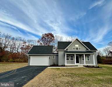 5 Timber Ln Wilmington, DE 19803