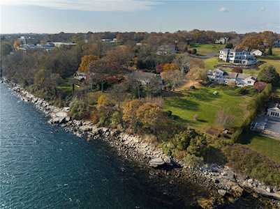 19 Searidge Dr Narragansett, RI 02882