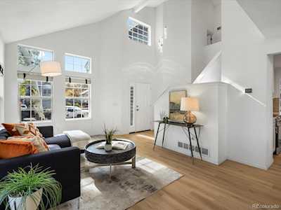 327 Oak Ln Broomfield, CO 80020