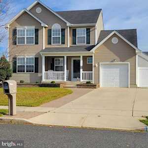 561 Sandy Ct Vineland, NJ 08360
