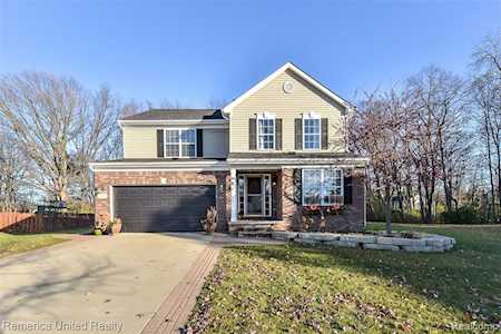 1668 Four Seasons Dr Hartland Twp, MI 48843
