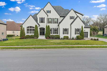 9118 Holstein Dr Nolensville, TN 37135