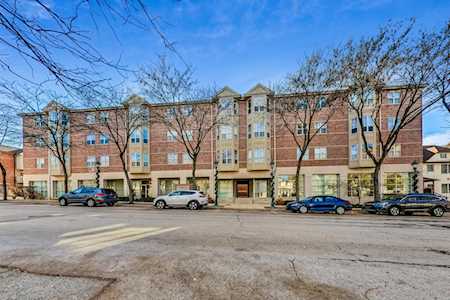 57 E Hattendorf Ave #313 Roselle, IL 60172