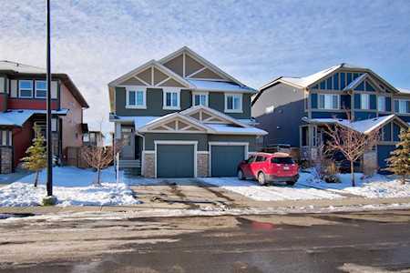 41 Legacy Glen St SE Calgary, AB T2X 3E2