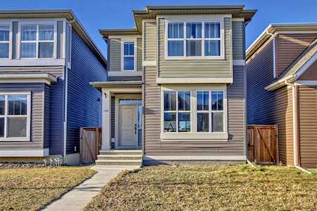 139 Evansborough Crescent NW Calgary, AB T3P 0M5