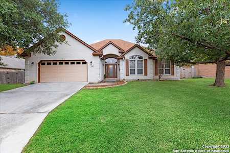 837 Crown Cir New Braunfels, TX 78130
