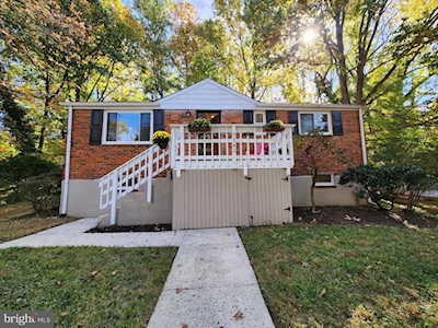 7203 Arthur Dr Falls Church, VA 22046