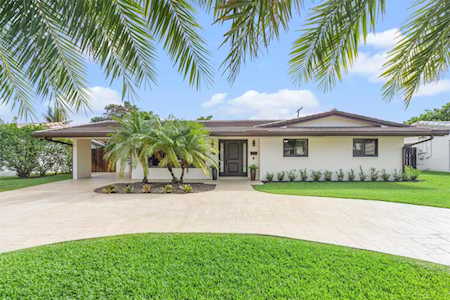 5718 NE 16th Ave Fort Lauderdale, FL 33334