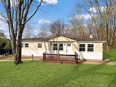 27 Overlook Dr High Bridge Boro, NJ 08829