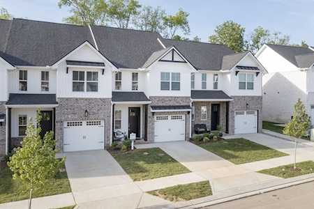 1327 Halter Park Dr Gallatin, TN 37066