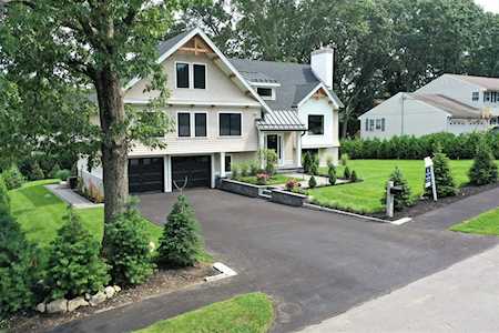 14 Chatham Lane Waltham, MA 02452