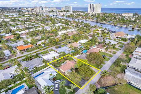 2701 SE 5th Ct Pompano Beach, FL 33062