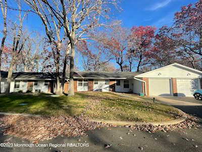 615B Huntington Dr Lakewood, NJ 08701