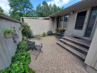 1512 Black Oaks Place N Plymouth, MN 55447