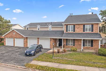 7235 Willow Way Ln #8A Willowbrook, IL 60527