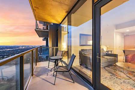44 East Ave #3806 Austin, TX 78701