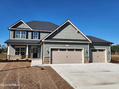985 Appaloosa Trl Grimesland, NC 27837