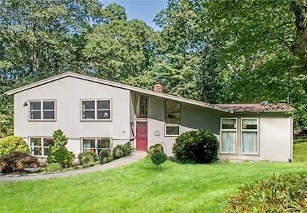 308 Oakwoods Dr South Kingstown, RI 02879