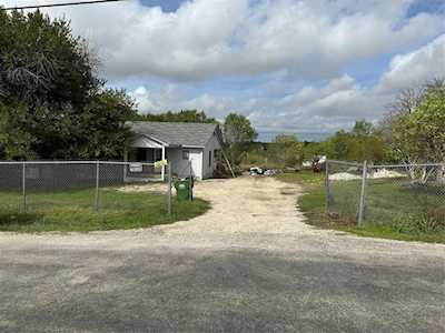 129 Kai Vista DR Kyle, TX 78640