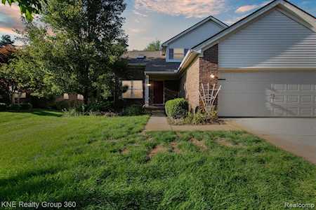9861 Tioga Trl Hamburg Twp, MI 48169