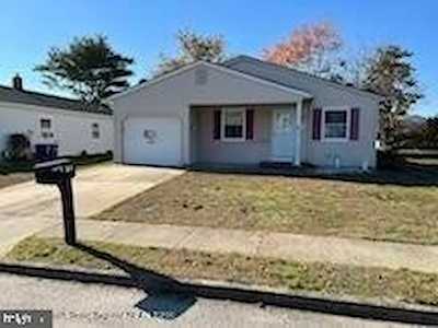 31 Lumsden St Toms River, NJ 08757