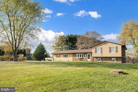1896 Lakeland Dr Finksburg, MD 21048