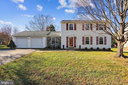 15829 Buena Vista Dr Rockville, MD 20855