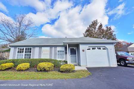 62 Farnworth Close #1000 Freehold, NJ 07728