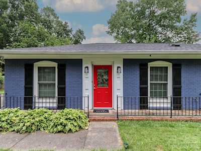 15805 Fairfield Dr Matthews, NC 28104