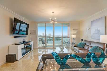 2640 Lake Shore Drive #1714 Riviera Beach, FL 33404