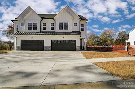6028 Corbin Woods Ct Charlotte, NC 28226
