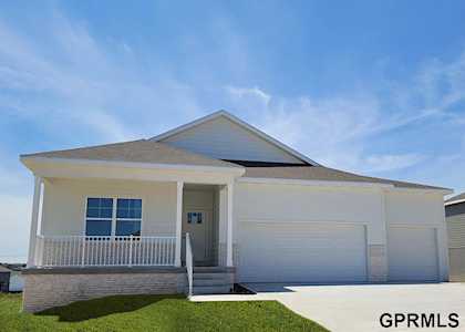 6311 Clear Creek St Papillion, NE 68157