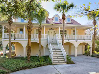 301 W Hudson Ave Folly Beach, SC 29439