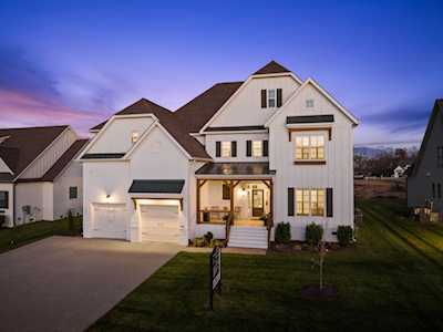5929 Hunt Valley Dr Spring Hill, TN 37174