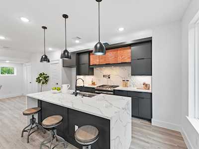 1003 74th St Houston, TX 77011