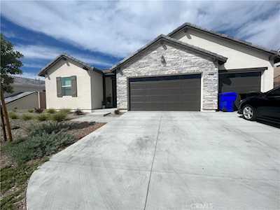 28826 Saddle Circle Castaic, CA 91384