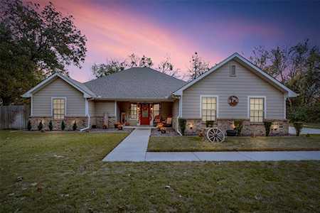202 College Street Red Oak, TX 75154