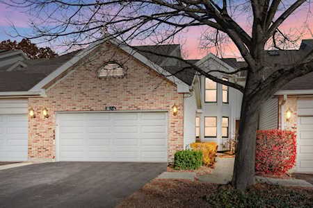 898 N Auburn Woods Dr Palatine, IL 60067