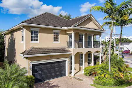 2831 NE 6th Ave Wilton Manors, FL 33334