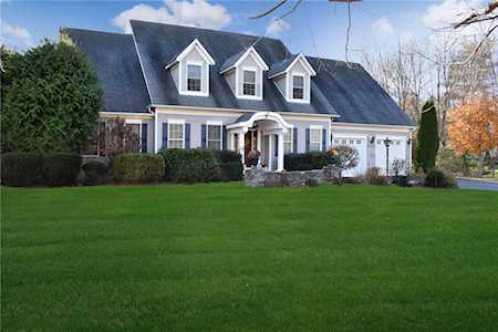 306 Delano Dr North Kingstown, RI 02852