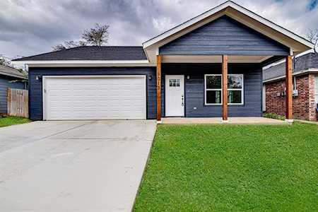 5013 Chapman Street Fort Worth, TX 76105