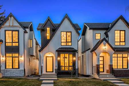 939 42 St SW Calgary, AB T3C 1Y9